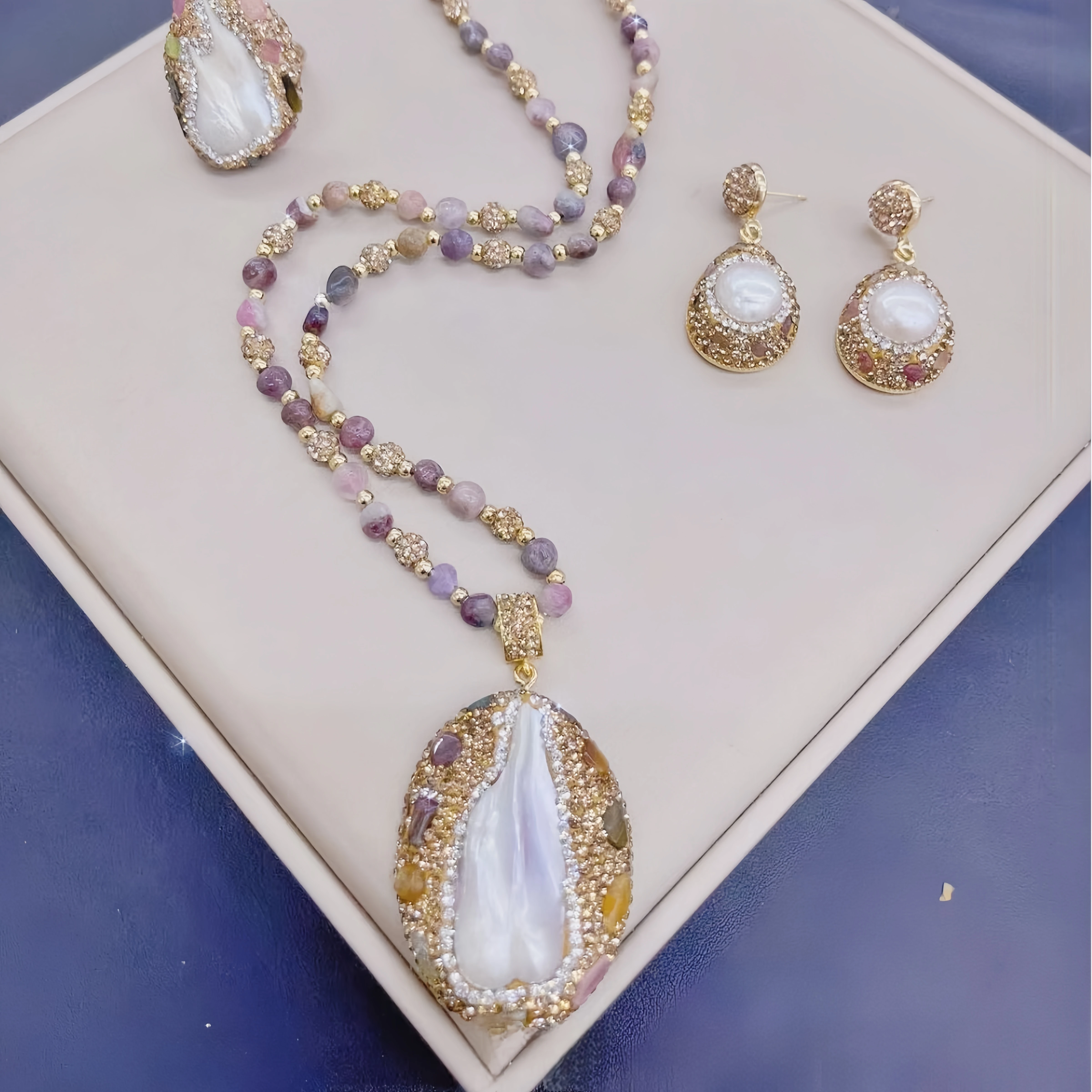 3 In 1 Unique Vintage Natural Baroque Pearl Jewelry Set for Women Tourmaline Inlaid CZ Zircon Crystal Necklace Ring Stud Earring
3 In 1 Unique Vintage Natural Baroque Pearl Jewelry Set for Women Tourmaline Inlaid CZ Zircon Crystal Necklace Ring Stud Earring