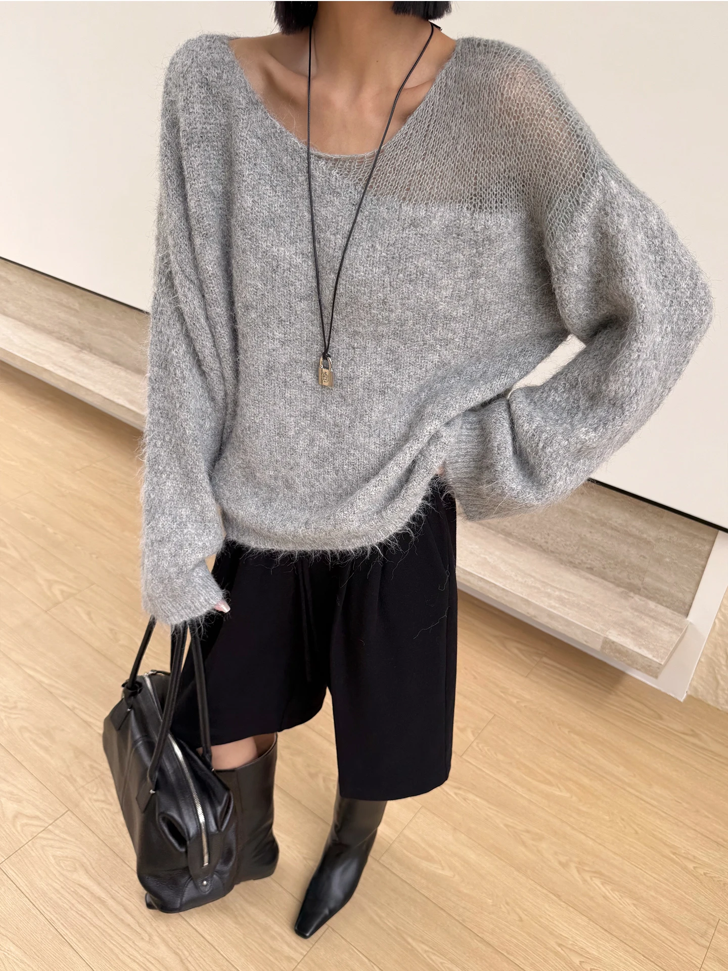 Осень-зима, свободный вязаный женский свитер с открытыми плечами, топ Lazy Sle, длинный топ для поездок на работу, осень-зима...
Осень-зима, свободный вязаный женский свитер с открытыми плечами, топ Lazy Sle, длинный топ для поездок на работу, осень-зима...