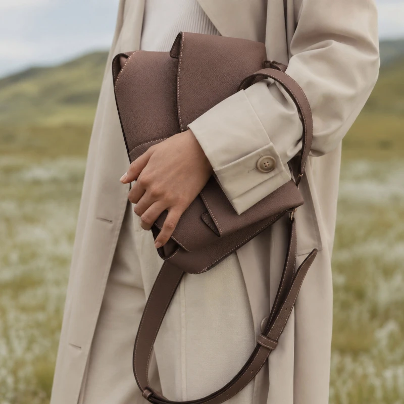 2026 New Fashion Real Leather Messenger Bag Casual Flap Handbag Gift for Women
2026 New Fashion Real Leather Messenger Bag Casual Flap Handbag Gift for Women