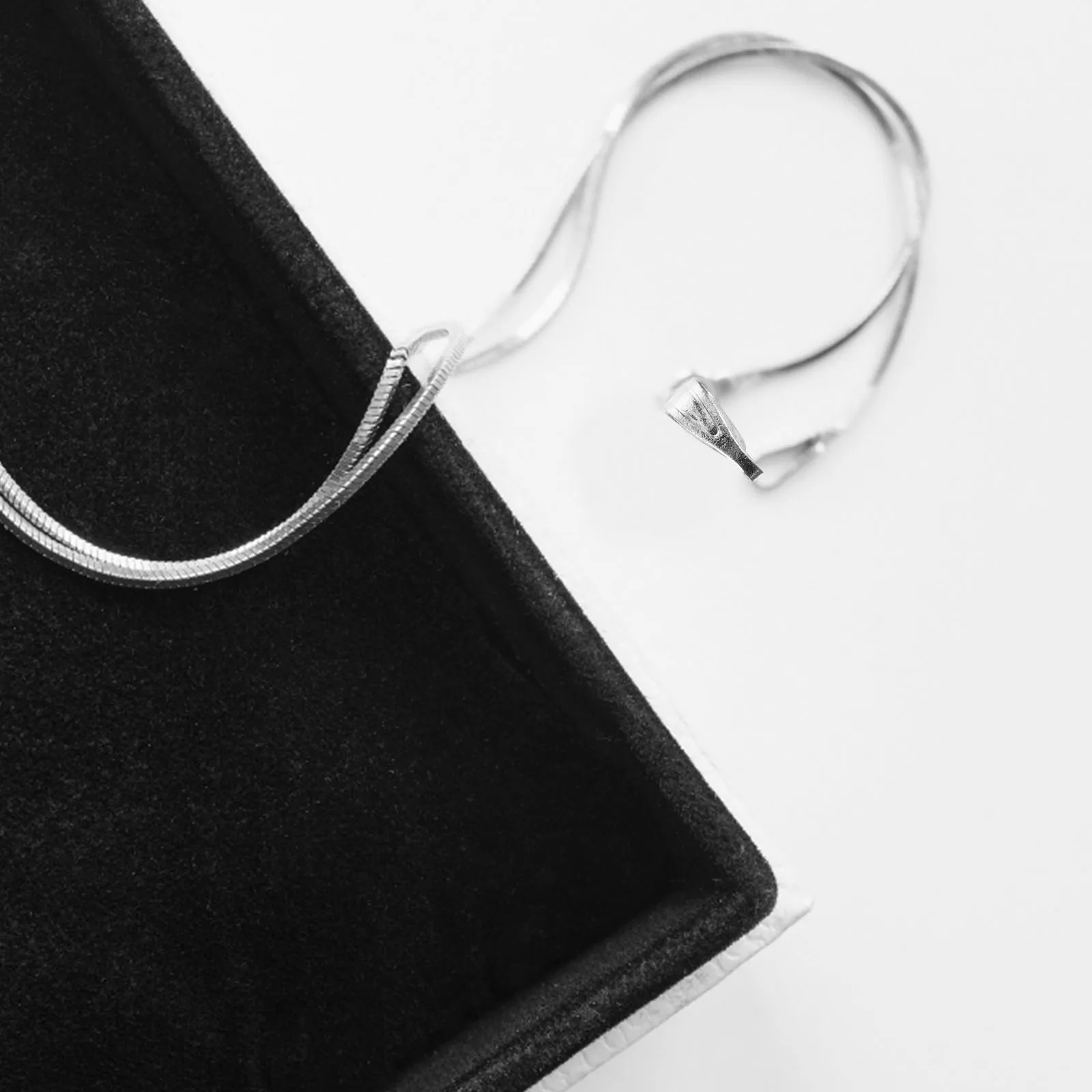 200Pcs Necklace Pendant Clasps Pinch Bail Connectors Creative Decorative Buckles for Jewelry Making DIY Crystal Jade Brass
200Pcs Necklace Pendant Clasps Pinch Bail Connectors Creative Decorative Buckles for Jewelry Making DIY Crystal Jade Brass