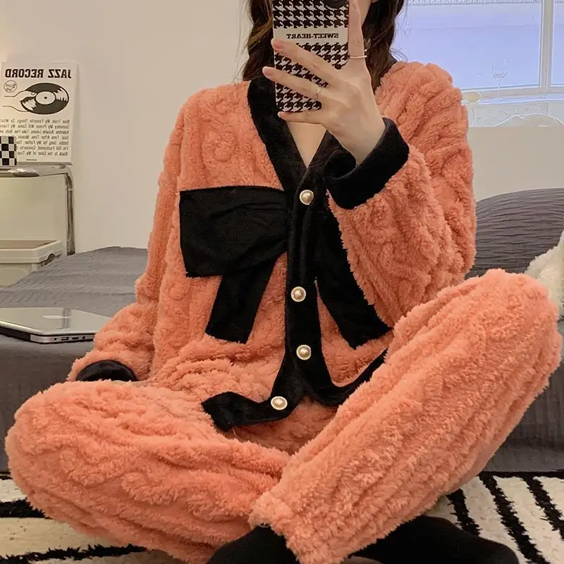 Nightwear Winter Thick Sweet Cute Female Warm Flannel Coral Sleepwear Fleece Pyjama Loose Pajamas Set Home Wear Trouser Suits
Nightwear Winter Thick Sweet Cute Female Warm Flannel Coral Sleepwear Fleece Pyjama Loose Pajamas Set Home Wear Trouser Suits