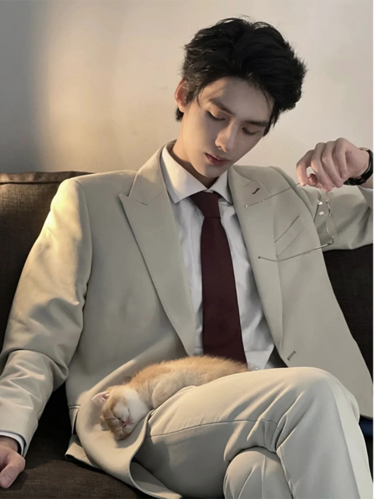 Naples Sle Men's Casual Suit Jaet Autumn Light Maturi Briti Faion High-End Feeling Haome Leisure Western Clothes
Naples Sle Men's Casual Suit Jaet Autumn Light Maturi Briti Faion High-End Feeling Haome Leisure Western Clothes