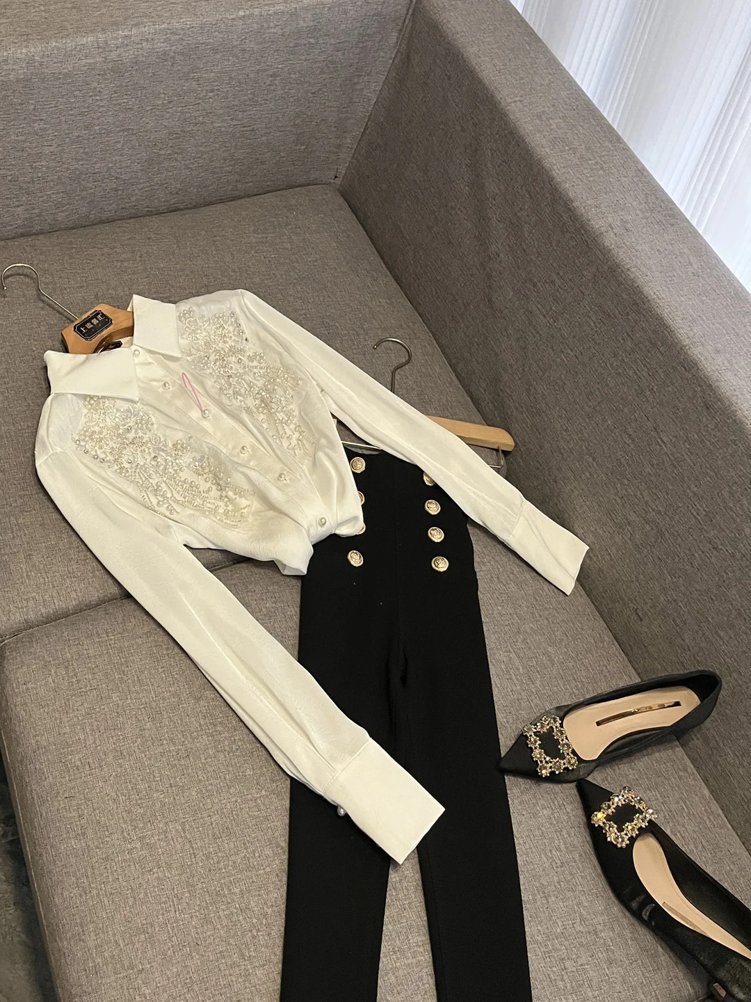 Faionable Long Sve Pearl Embellied irt Women's Heavy Work Autumn New Sle Ele Quali irt French Sle Lace D...
Faionable Long Sve Pearl Embellied irt Women's Heavy Work Autumn New Sle Ele Quali irt French Sle Lace D...