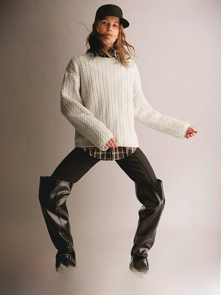 H&M Summer Women's Knitted Twist Sweater Casual Fit Wool Blend Polyester Acrylic Casual Style Knitwear Summer Collection
H&M Summer Women's Knitted Twist Sweater Casual Fit Wool Blend Polyester Acrylic Casual Style Knitwear Summer Collection