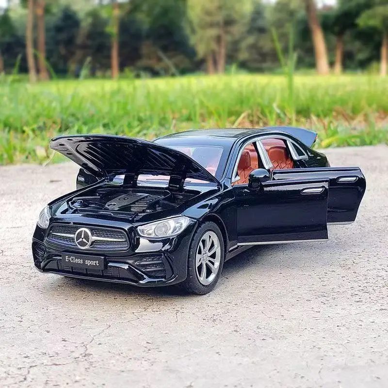 1:32 Mercedes-Benz E300L, высокая имитация литья под давлением, модель автомобиля из металлического сплава, звук, свет, коллекция, детские игрушки, подарки
1:32 Mercedes-Benz E300L, высокая имитация литья под давлением, модель автомобиля из металлического сплава, звук, свет, коллекция, детские игрушки, подарки