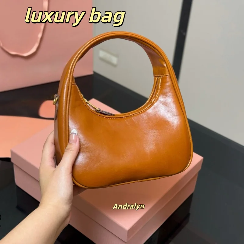 High-quality real leather retro crescent bag new wax leather exquisite handbag Crossbody shoulder half moon bag women's bags
High-quality real leather retro crescent bag new wax leather exquisite handbag Crossbody shoulder half moon bag women's bags