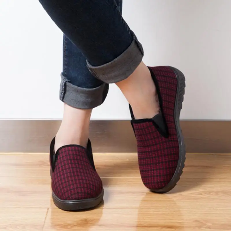 Old Beijing Cotton Shoes Warm Women's Slip-On Soft Bottom Anti-Slip Winter Shoes Comfortable Traditional Cloth Footwear
Old Beijing Cotton Shoes Warm Women's Slip-On Soft Bottom Anti-Slip Winter Shoes Comfortable Traditional Cloth Footwear