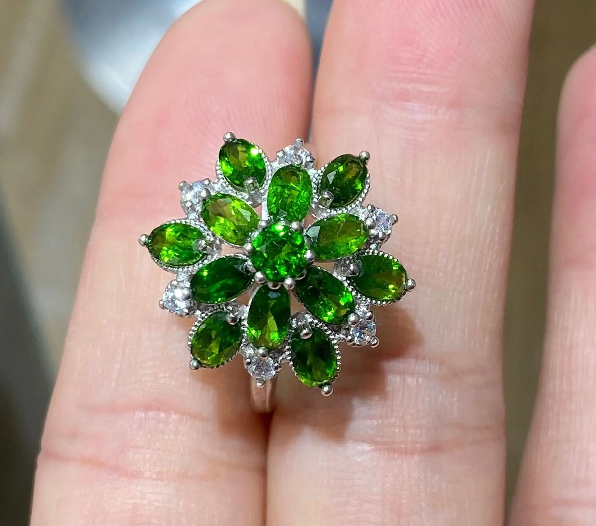 ZECAA Diopside 925 Jewelry Silver Woman Diopside Ring With Natural Diopside Gemstone 4*6mm S925 Silver Diopside Ring Jewelry
ZECAA Diopside 925 Jewelry Silver Woman Diopside Ring With Natural Diopside Gemstone 4*6mm S925 Silver Diopside Ring Jewelry