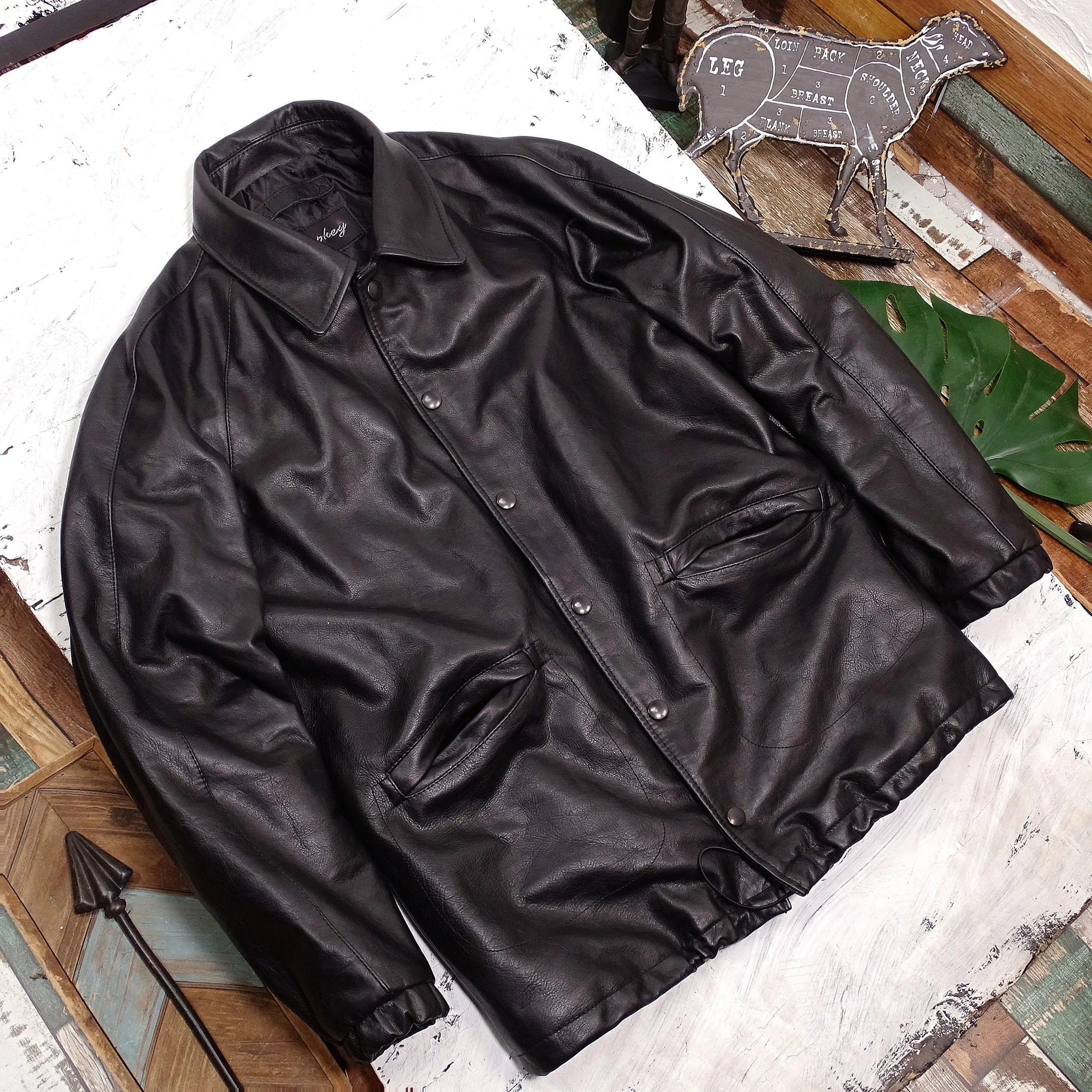 Свободный крой Байкерский тюжет Верхний слой из воловьей кожи Мужчины Женщины Повседневная модная городская шлейф Весенний сезон средней длины Молодежная кожа...
Свободный крой Байкерский тюжет Верхний слой из воловьей кожи Мужчины Женщины Повседневная модная городская шлейф Весенний сезон средней длины Молодежная кожа...