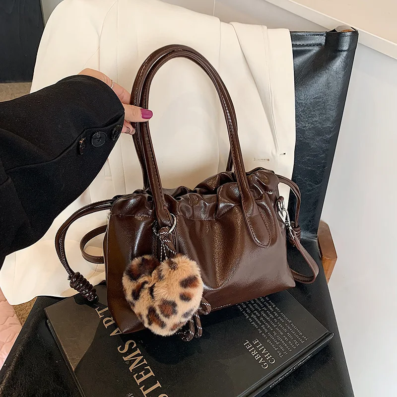 Женские повседневные сумки на ремне Универсальные женские сумки Складки Премиум Легкие роскошные женские сумки Трансграничные
Женские повседневные сумки на ремне Универсальные женские сумки Складки Премиум Легкие роскошные женские сумки Трансграничные