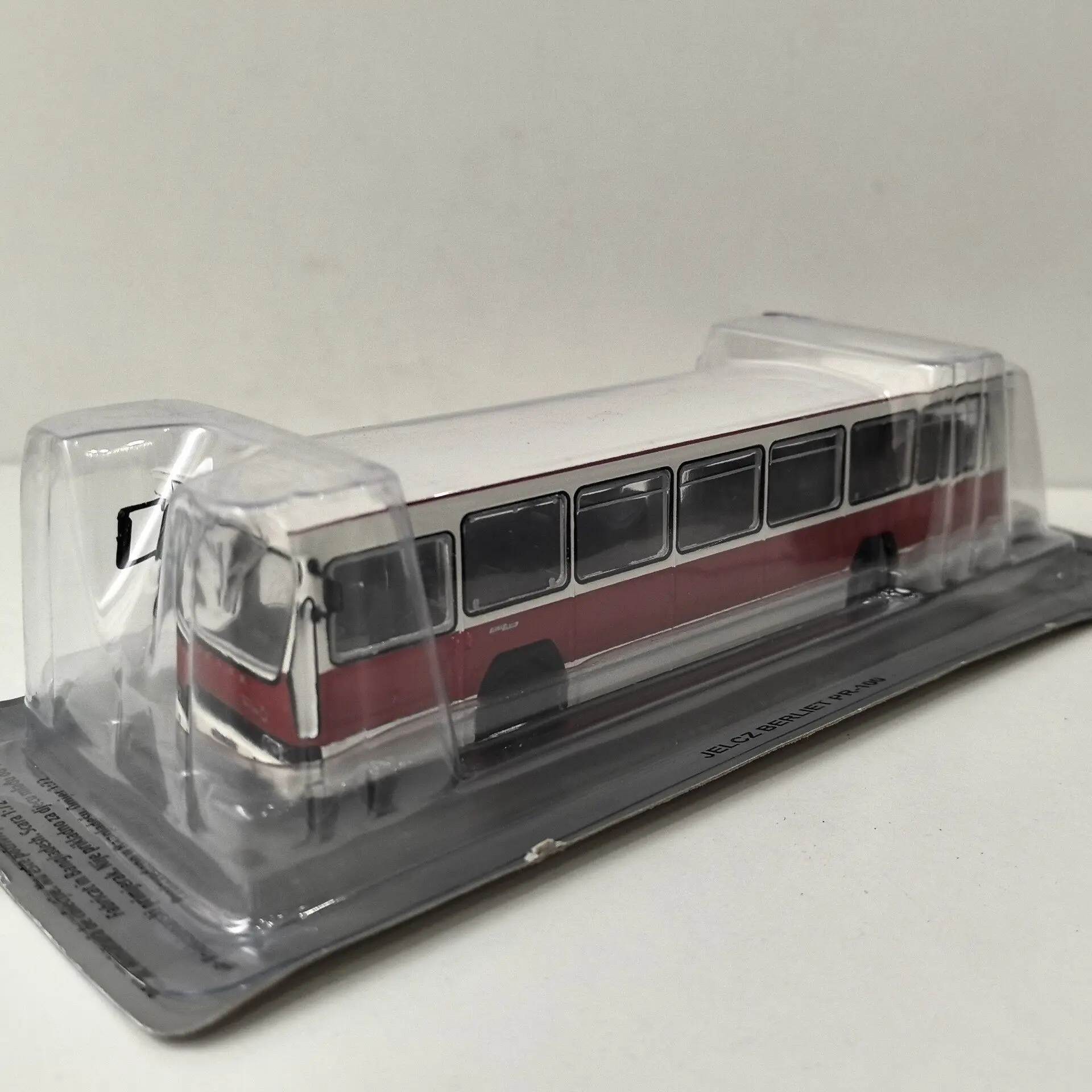 Box Cracking Diecast DEA 1/72 Scale JELCZ BERLIET PR-100 Bus 24 Alloy Car Model
Box Cracking Diecast DEA 1/72 Scale JELCZ BERLIET PR-100 Bus 24 Alloy Car Model
