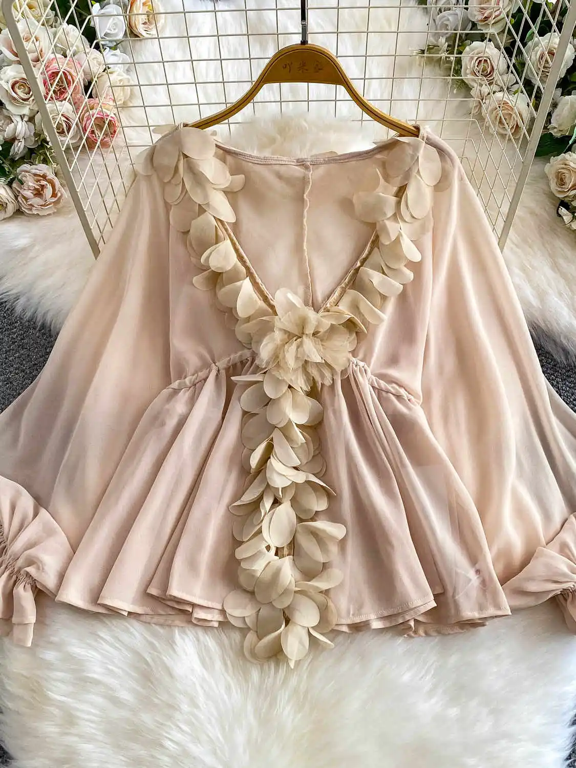 Женские розовые рубашки и блузки с v-образным вырезом Y2k, винтажный элегантный топ 2000-х годов, рубашка с длинным рукавом и 3D цветочным принтом, модная шикарная одежда, осень 2025 
Женские розовые рубашки и блузки с v-образным вырезом Y2k, винтажный элегантный топ 2000-х годов, рубашка с длинным рукавом и 3D цветочным принтом, модная шикарная одежда, осень 2025