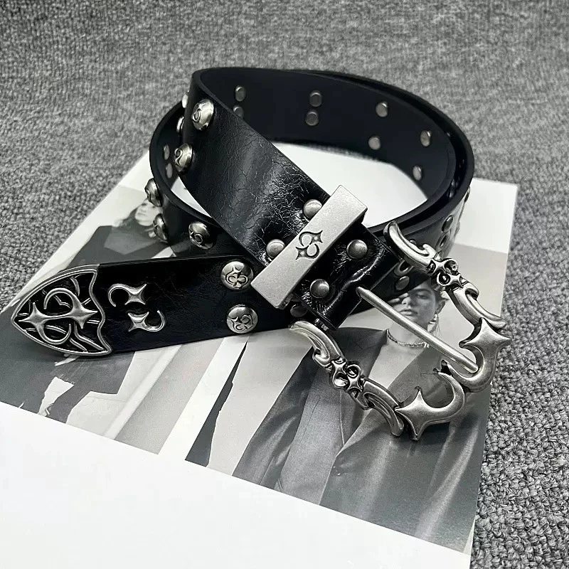 Retro American Carved Metal Belt Punk Rivet Design PU Leather Waist Belt for Men And Women Hollow out Letter Carving
Retro American Carved Metal Belt Punk Rivet Design PU Leather Waist Belt for Men And Women Hollow out Letter Carving
