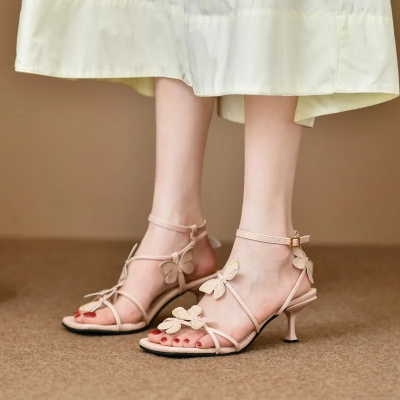 2025 Women's Shoes Buckle Strap Women's Sandals Fashion Butterfly-knot Dress Sandals Women High Quality Peep Toe Heeled Sandals
2025 Women's Shoes Buckle Strap Women's Sandals Fashion Butterfly-knot Dress Sandals Women High Quality Peep Toe Heeled Sandals