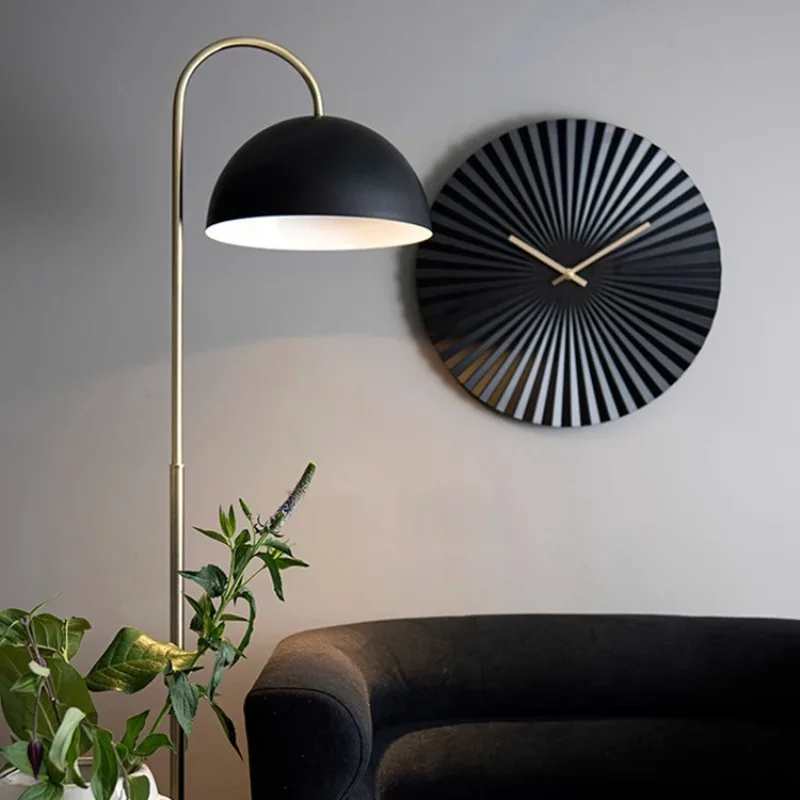 Simple creative personality living room wall clock modern, home hotel homestay decoration silent metal clock
Simple creative personality living room wall clock modern, home hotel homestay decoration silent metal clock