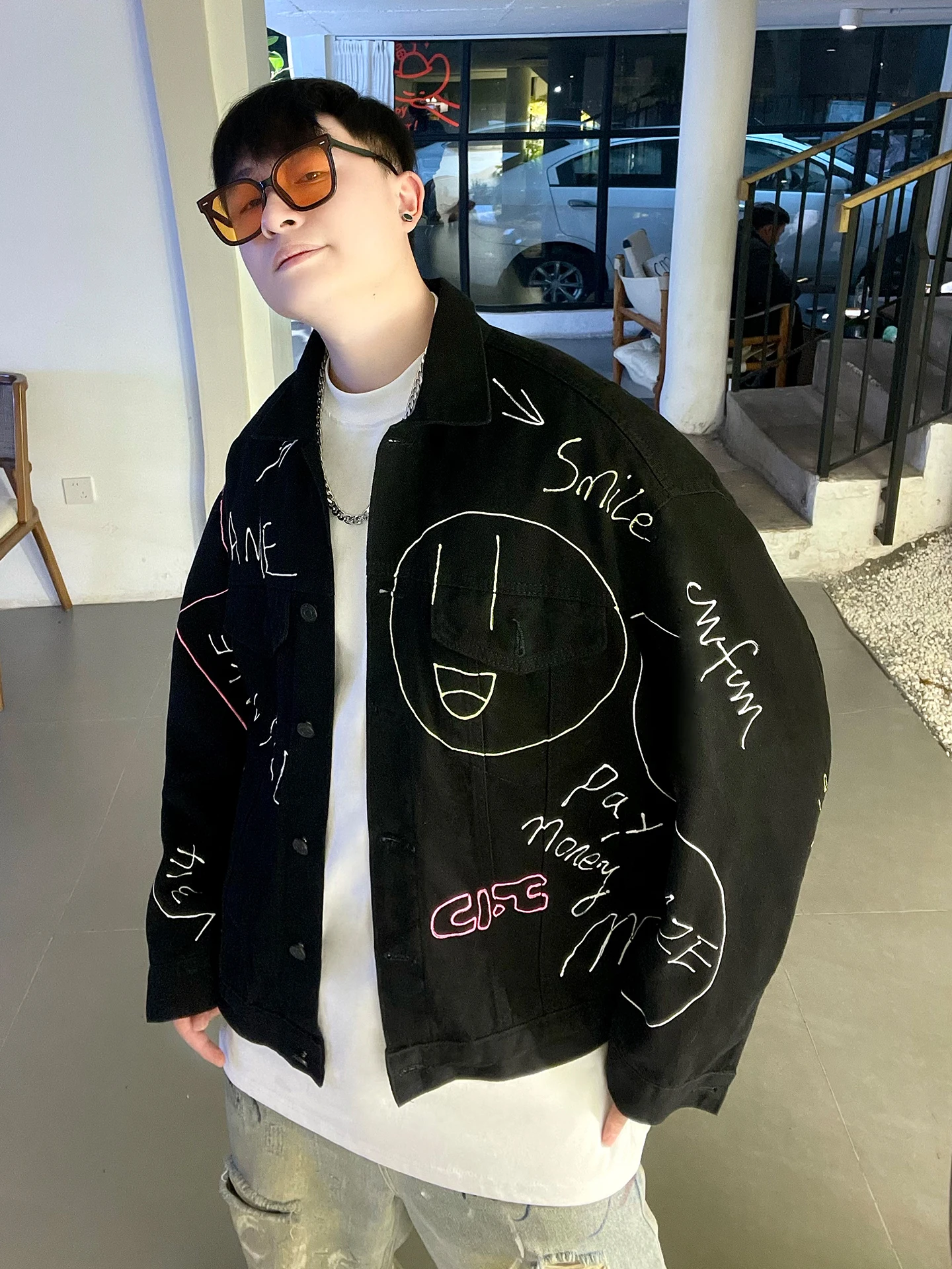 Spring Hand-Painted fiti Letter Denim Jaet Loose Fit Men's Faion Streetwear Versatile Couple's Jaet American Sle
Spring Hand-Painted fiti Letter Denim Jaet Loose Fit Men's Faion Streetwear Versatile Couple's Jaet American Sle