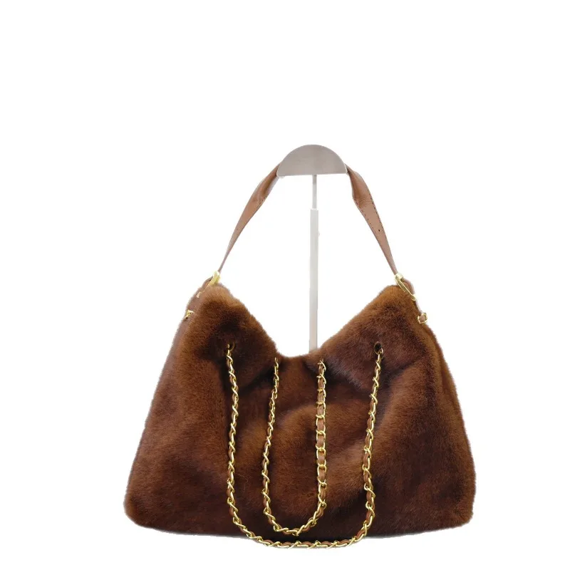 2025 Winter Large-capacity Plush Chain Shoulder Bag New Simple Underarm Bag Fashionable Soft Fluffy Daily Vintage Commuter Bag
2025 Winter Large-capacity Plush Chain Shoulder Bag New Simple Underarm Bag Fashionable Soft Fluffy Daily Vintage Commuter Bag