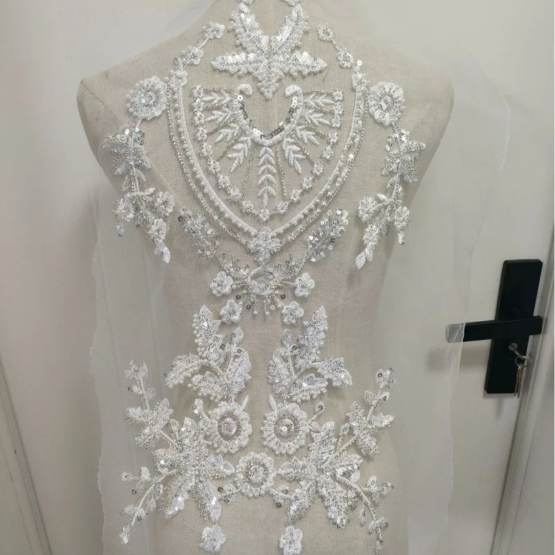 New Style European Garment Accessories DIY Embroidered Fake Collar for Wedding Gowns Veils One Shoulder Front of Train Design
New Style European Garment Accessories DIY Embroidered Fake Collar for Wedding Gowns Veils One Shoulder Front of Train Design
