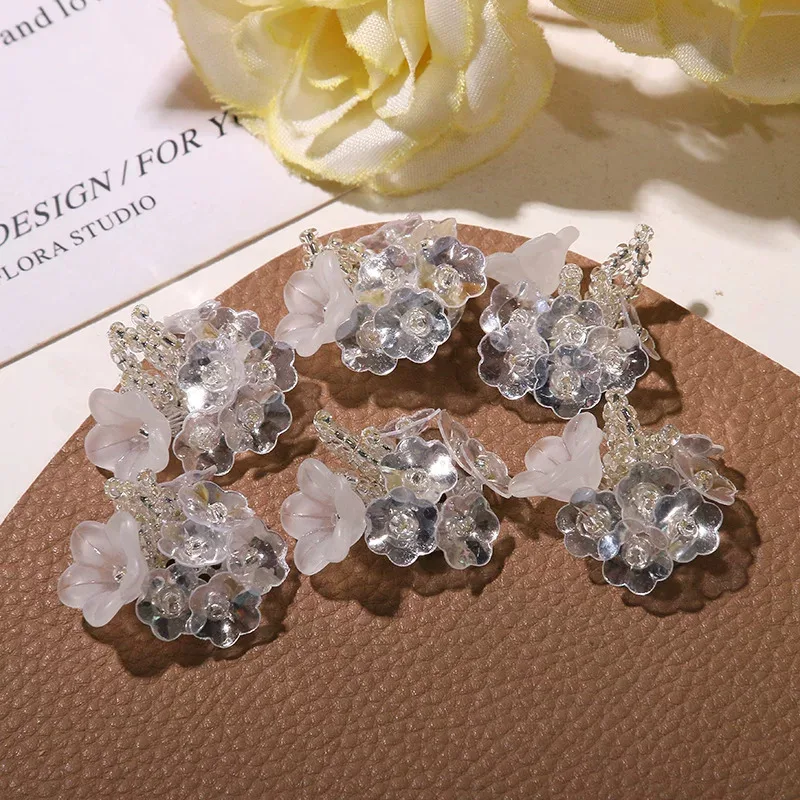 10pcs Silver sequin lily bead flower cluster appliques parche ropa DIY shoe flowers,bag,clothing,hat accessories Sew on patch
10pcs Silver sequin lily bead flower cluster appliques parche ropa DIY shoe flowers,bag,clothing,hat accessories Sew on patch
