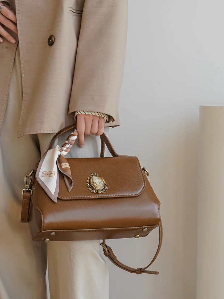 Elegant Commuter Women's Bag 2026 New Large Capacity Single Shoulder Crossbody Bag Fashionable Soft PU Leather Handbag
Elegant Commuter Women's Bag 2026 New Large Capacity Single Shoulder Crossbody Bag Fashionable Soft PU Leather Handbag
