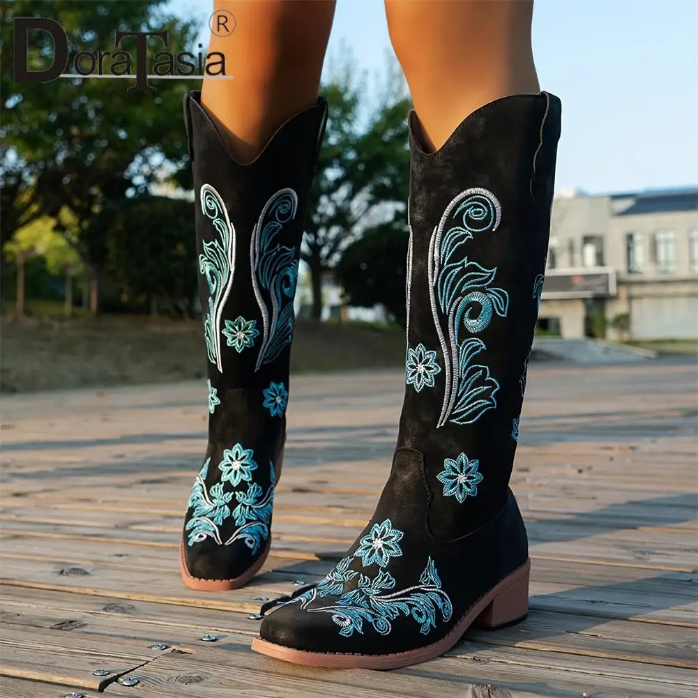 Brand Design Female Western Cowboy Boots Fashion Embroider Chunky Heels women's Cowgirl Boots Casual Party Woman Shoes
Brand Design Female Western Cowboy Boots Fashion Embroider Chunky Heels women's Cowgirl Boots Casual Party Woman Shoes