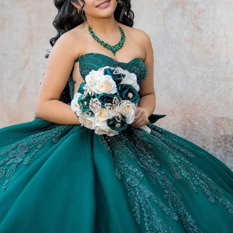 Shiny dark green Quinceanera Dress glitter crystal Decal Long tail Lace layering Bow Vestidos De 15 Quinceanera Customize
Shiny dark green Quinceanera Dress glitter crystal Decal Long tail Lace layering Bow Vestidos De 15 Quinceanera Customize