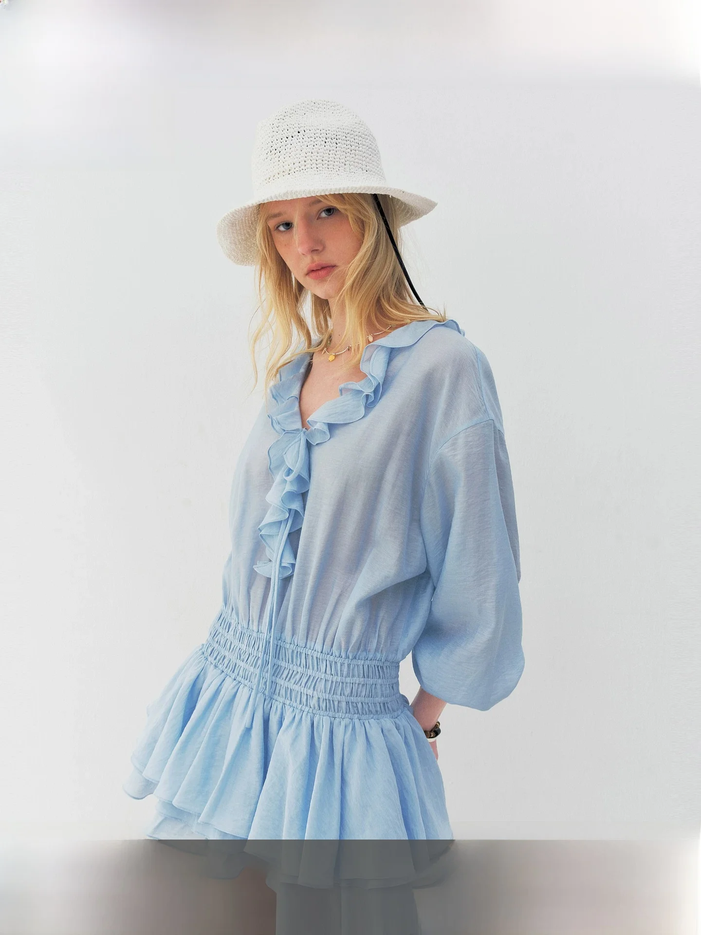 Fano Summer New V-neck Gown Women's Belted Ruffle Waist Dress Holiday Feel Long Sleeve Commute Style Standard Fit City Wear
Fano Summer New V-neck Gown Women's Belted Ruffle Waist Dress Holiday Feel Long Sleeve Commute Style Standard Fit City Wear