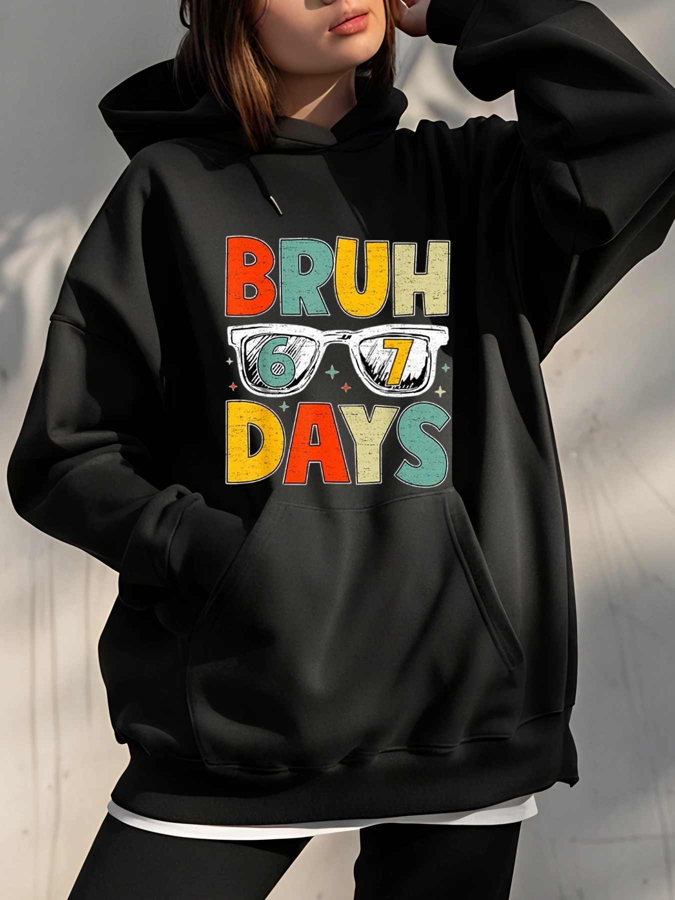 6-дневная толстовка Bruh с красочным текстом и рисунком солнцезащитных очков для повседневной носки в городских настройках
6-дневная толстовка Bruh с красочным текстом и рисунком солнцезащитных очков для повседневной носки в городских настройках