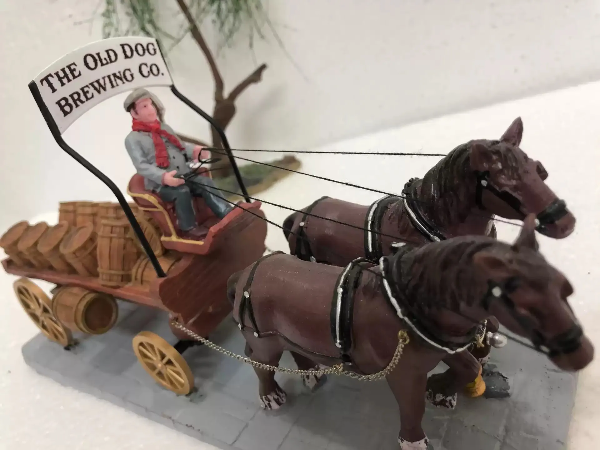 Creative Resin Handicraft The Brewing Co.Carriage Figurine The Wagon Figures Ornament Home Furnishing Window Scenery Decoration
Creative Resin Handicraft The Brewing Co.Carriage Figurine The Wagon Figures Ornament Home Furnishing Window Scenery Decoration
