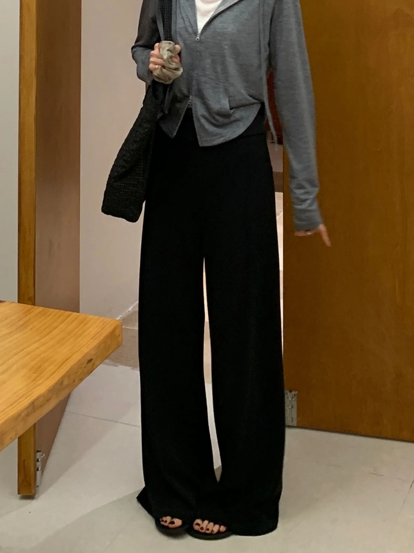 High Waist Drawstring Casual Pants Women's New Style Loose Feel Yoga Slim Wide Leg Pants Korean Style Black Casual Trousers
High Waist Drawstring Casual Pants Women's New Style Loose Feel Yoga Slim Wide Leg Pants Korean Style Black Casual Trousers