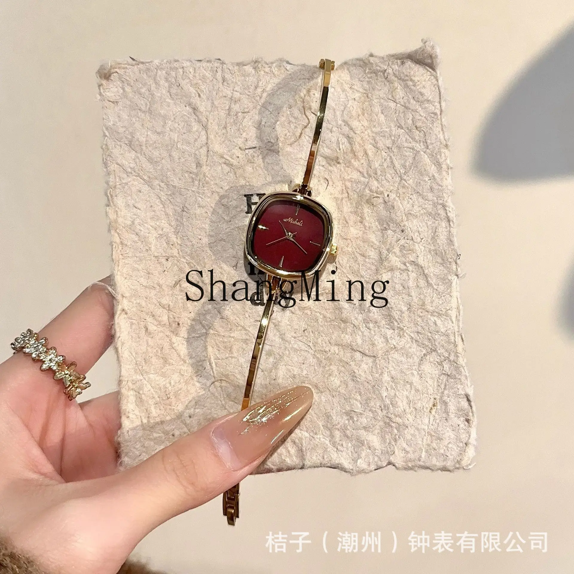 CL red watch femininity square watch retro light luxury fashion simple 24047
CL red watch femininity square watch retro light luxury fashion simple 24047