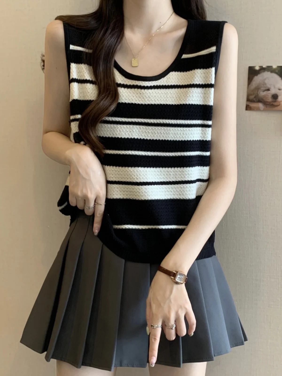 Women's Ice Silk T-Shirt Short Sleeveless Striped Base Layer Top plus Size Slimming Belly Cover Summer Fashion Casual Wear
Women's Ice Silk T-Shirt Short Sleeveless Striped Base Layer Top plus Size Slimming Belly Cover Summer Fashion Casual Wear