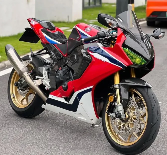 NEW ABS Fairings Kits Fit For CBR1000RR 2017 2018 2019 17 18 19 Bodywork Set Custom Red Blue
NEW ABS Fairings Kits Fit For CBR1000RR 2017 2018 2019 17 18 19 Bodywork Set Custom Red Blue