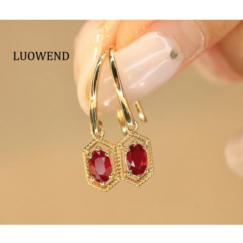 Серьги LUOWEND из 100% желтого золота 18 карат, элегантные серьги-кольца в стиле OL с натуральным рубином и драгоценными камнями для женщин, ювелирные изделия для вечеринок
Серьги LUOWEND из 100% желтого золота 18 карат, элегантные серьги-кольца в стиле OL с натуральным рубином и драгоценными камнями для женщин, ювелирные изделия для вечеринок