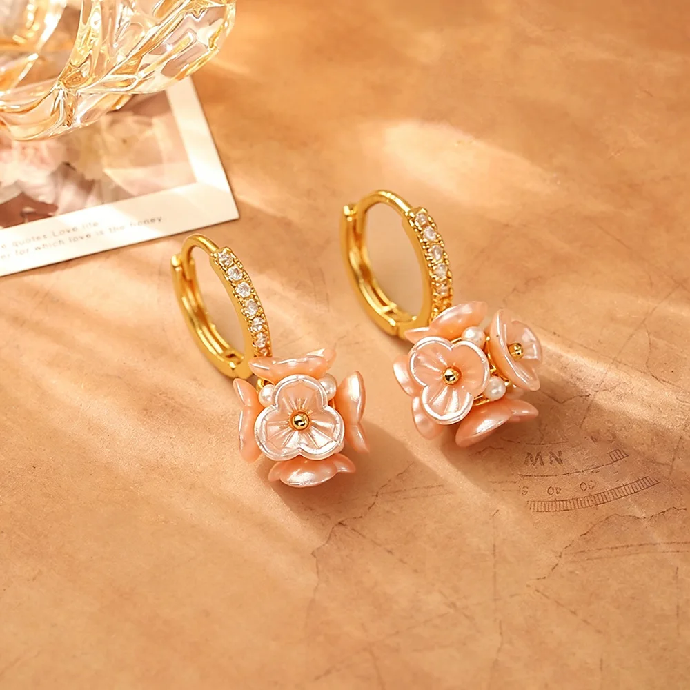 Sweet and fresh shell flower hydrangea earrings, fashionable, high-end, cute and versatile earrings, niche light luxury earrings
Sweet and fresh shell flower hydrangea earrings, fashionable, high-end, cute and versatile earrings, niche light luxury earrings