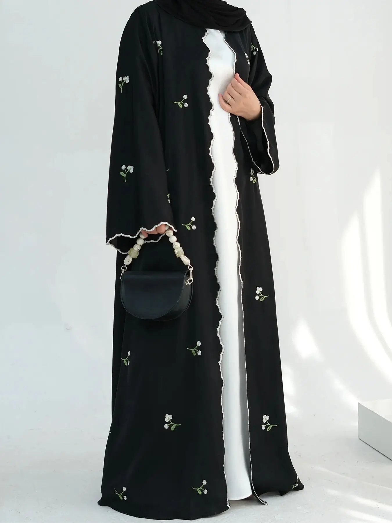 Ramadan Eid Silky Djellaba Muslim Dress Dubai Fashion embroidery Abaya Muslim Robes Islam Robe WY2158
Ramadan Eid Silky Djellaba Muslim Dress Dubai Fashion embroidery Abaya Muslim Robes Islam Robe WY2158
