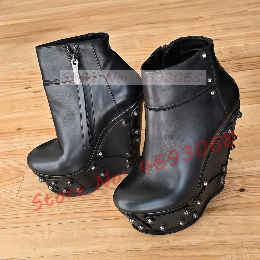 Metal Rivets Wedge Ankle Boots Women Trendy Leather Splicing Peep Toe Platform Booties Luxury Round Toe Side Zipper Punk Shoes
Metal Rivets Wedge Ankle Boots Women Trendy Leather Splicing Peep Toe Platform Booties Luxury Round Toe Side Zipper Punk Shoes