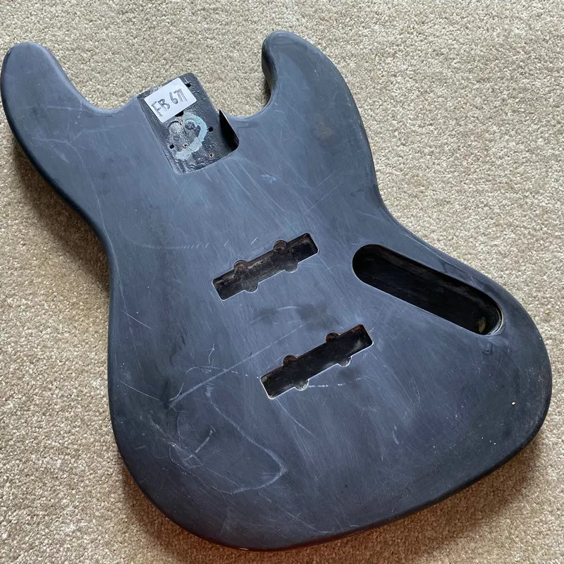 FB677 Matte Black Color Jazz Bass Active Pickups Electric Bass Body Unfinished in Solid Wood DIY Replace Guitar Parts Damages
FB677 Matte Black Color Jazz Bass Active Pickups Electric Bass Body Unfinished in Solid Wood DIY Replace Guitar Parts Damages