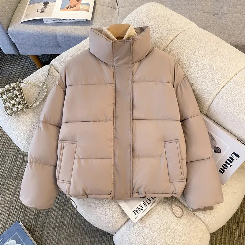 2025 Winter Women's Down Cotton Jacket Short Coat New Korean Female Loose Padded Collar Jacket Solid Ladies Color Bread Overwear
2025 Winter Women's Down Cotton Jacket Short Coat New Korean Female Loose Padded Collar Jacket Solid Ladies Color Bread Overwear