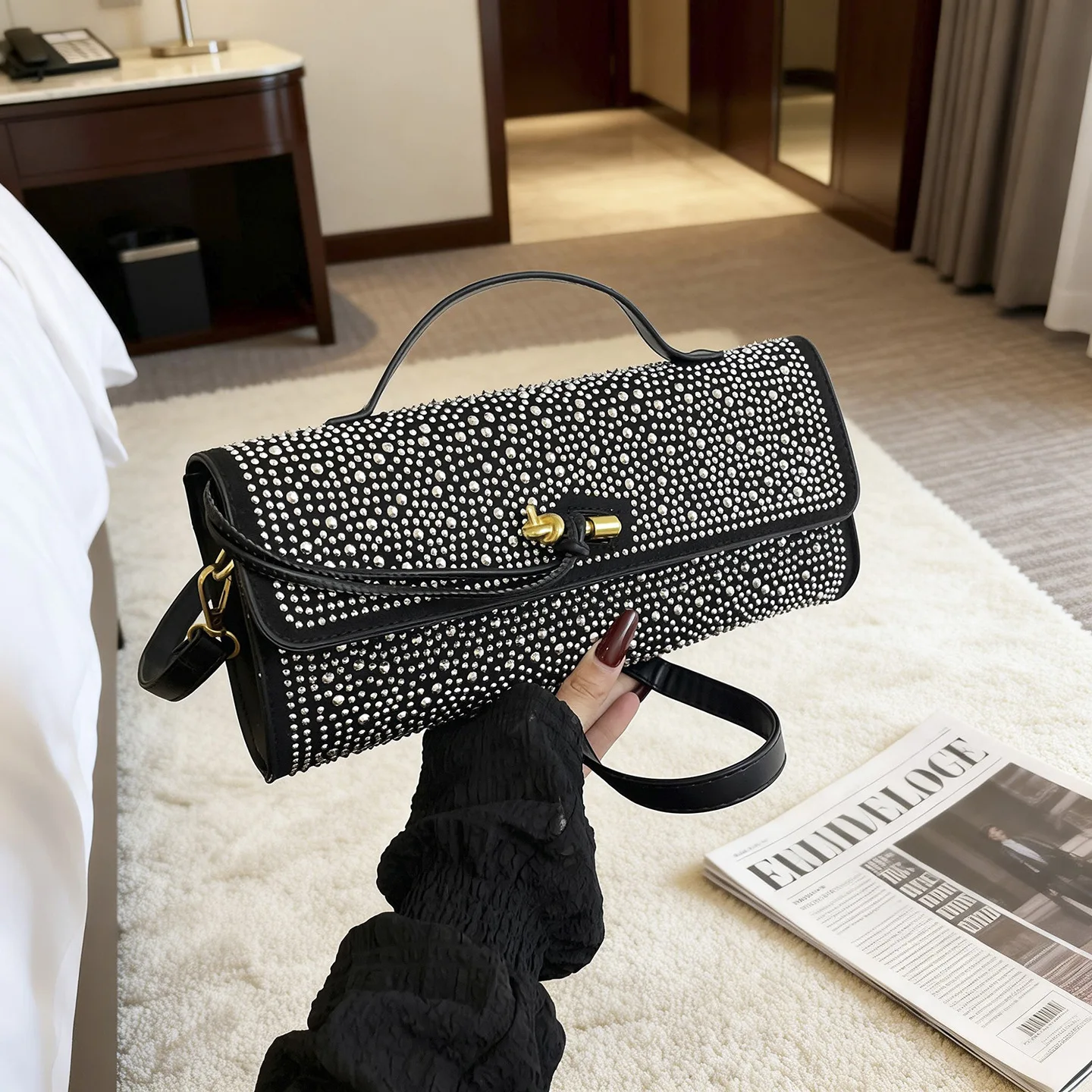 Premium Minimalist Quilted Bag, Detachable Chain Strap, Polished Details, Understated Luxe, Everyday Wear
Premium Minimalist Quilted Bag, Detachable Chain Strap, Polished Details, Understated Luxe, Everyday Wear