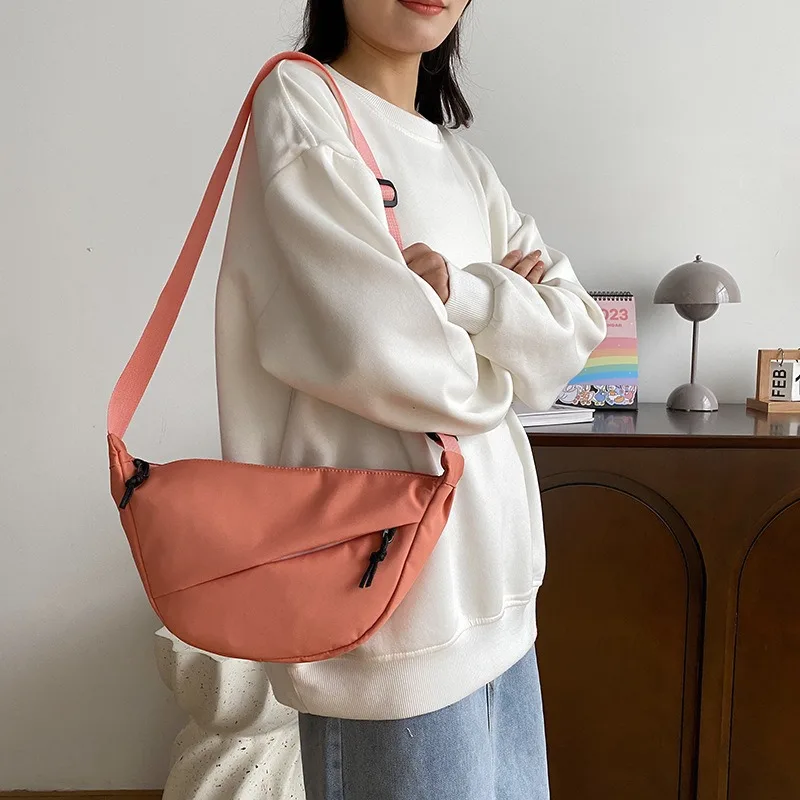 2025 Fashion Underarm Bag Women's Single Shoulder Bag Stylish Simple Crossbody Phone Bag Versatile Trendy Handbag
2025 Fashion Underarm Bag Women's Single Shoulder Bag Stylish Simple Crossbody Phone Bag Versatile Trendy Handbag