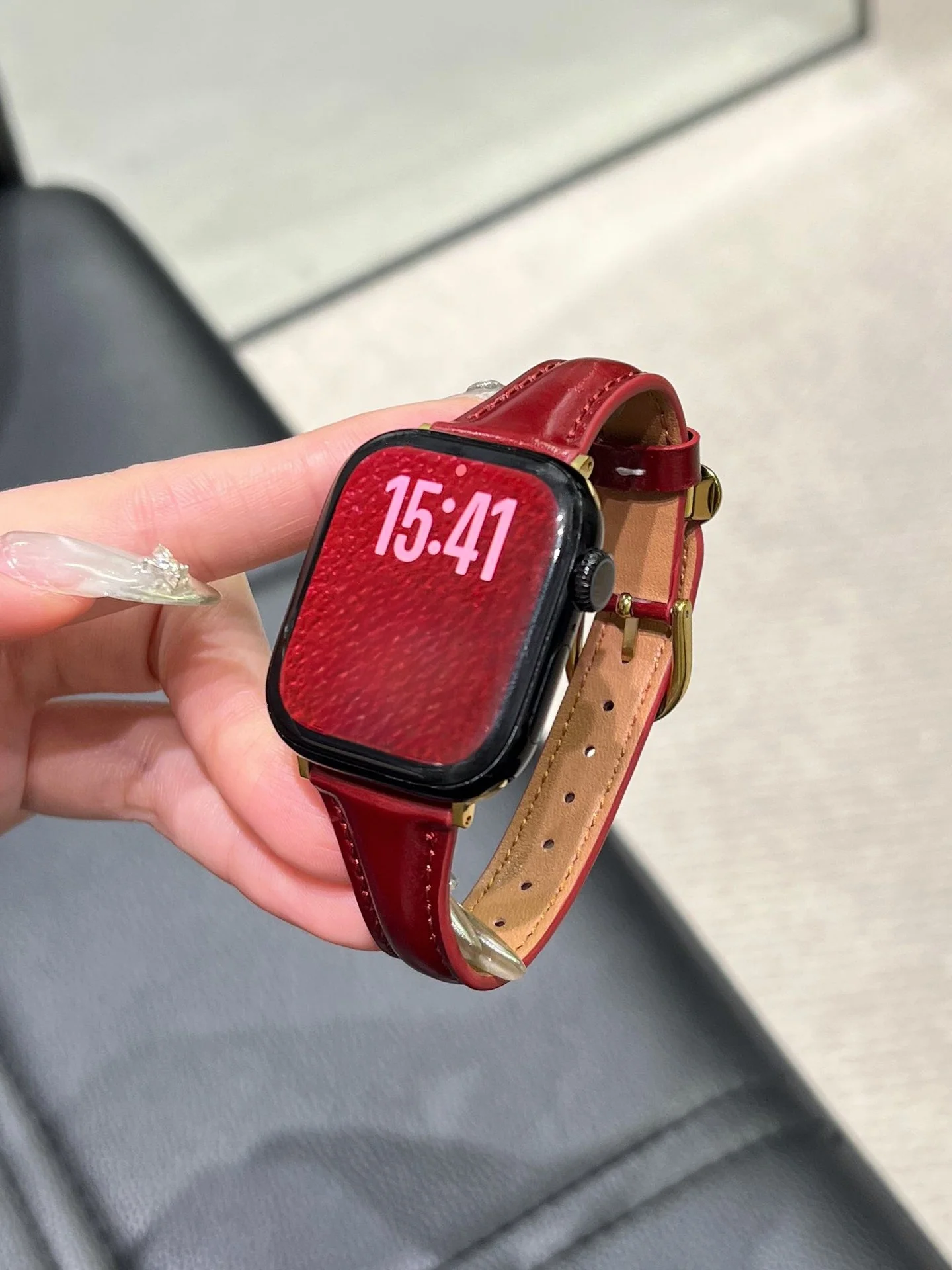 Металлический кожаный ремешок Four-clover для iWatch, совместимый с размерами 38 мм, 40 мм, 41 мм, 42 мм, 44 мм, 45 мм, 49 мм, модный ремешок.
Металлический кожаный ремешок Four-clover для iWatch, совместимый с размерами 38 мм, 40 мм, 41 мм, 42 мм, 44 мм, 45 мм, 49 мм, модный ремешок.