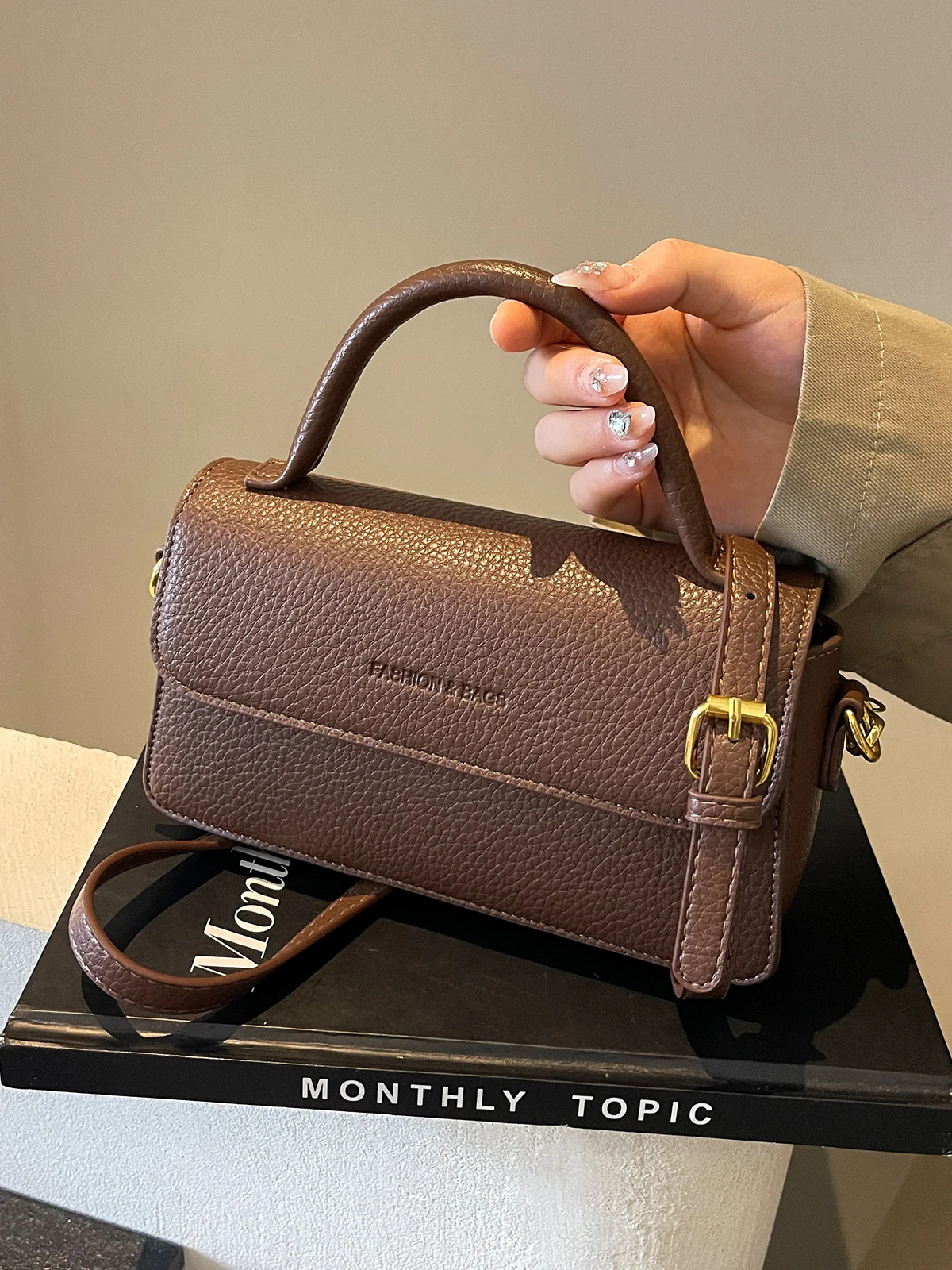 Retro Autumn Minimalist Commuting Pure Color Single Shoulder Crossbody Handbag Small Square Bag for Women
Retro Autumn Minimalist Commuting Pure Color Single Shoulder Crossbody Handbag Small Square Bag for Women