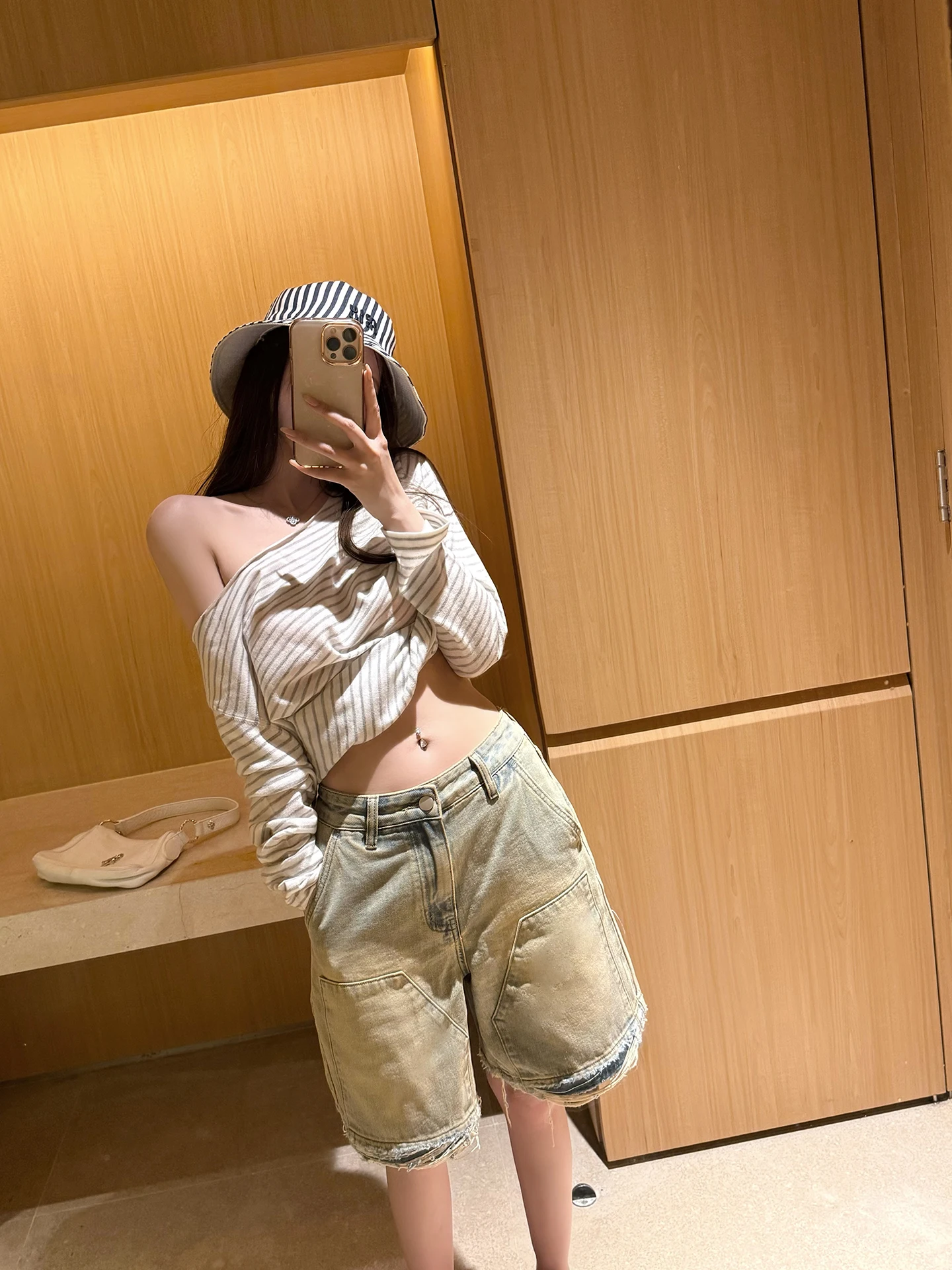 Sister Titi Vintage Washed Denim Mid-Length Pants Women's Summer Loose Wide-Leg Mid-Waist Five-Point Jeans Casual Straight Leg
Sister Titi Vintage Washed Denim Mid-Length Pants Women's Summer Loose Wide-Leg Mid-Waist Five-Point Jeans Casual Straight Leg