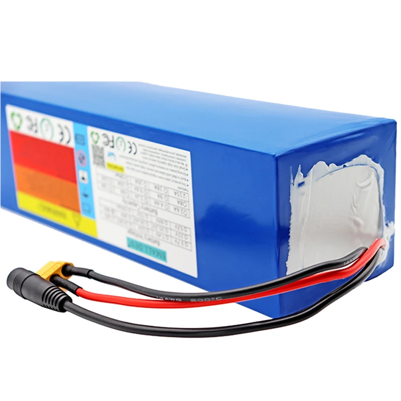 new 48V 10Ah 13S2P 21700 Lithium battery pack high-power 750W With BMS For Electric scooter motorcycle 3A and 5A chargers
new 48V 10Ah 13S2P 21700 Lithium battery pack high-power 750W With BMS For Electric scooter motorcycle 3A and 5A chargers