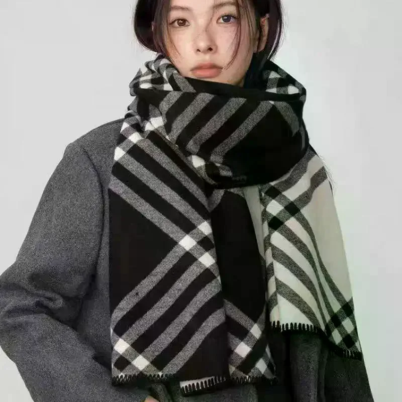 Ретро клетчатый шарф для женщин, осенне-зимний теплый универсальный шейный шарф, двусторонняя двухцветная большая шаль
Ретро клетчатый шарф для женщин, осенне-зимний теплый универсальный шейный шарф, двусторонняя двухцветная большая шаль