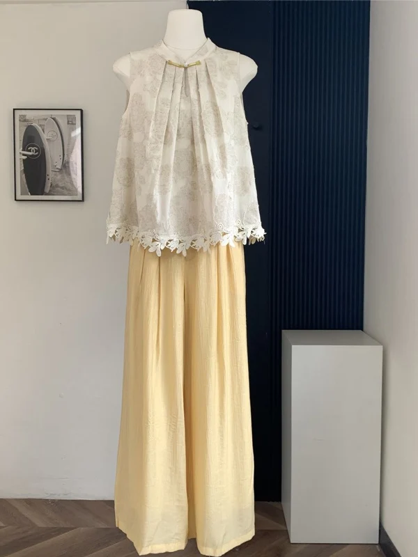 Elegant Vacation Style High Waist Wide Leg Pants Two Piece Set for Women Summer 2025 Fashionable Retro Vest And Pants Ensemble
Elegant Vacation Style High Waist Wide Leg Pants Two Piece Set for Women Summer 2025 Fashionable Retro Vest And Pants Ensemble