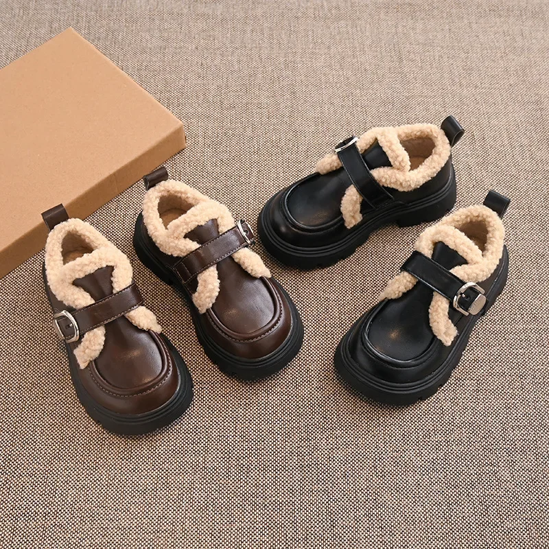 Kids Leather Shoes Suede Warm for Winter Children Flat Shoes Round Toes 2025 Winter New Girls Princess Shoes Soft Bottom British
Kids Leather Shoes Suede Warm for Winter Children Flat Shoes Round Toes 2025 Winter New Girls Princess Shoes Soft Bottom British