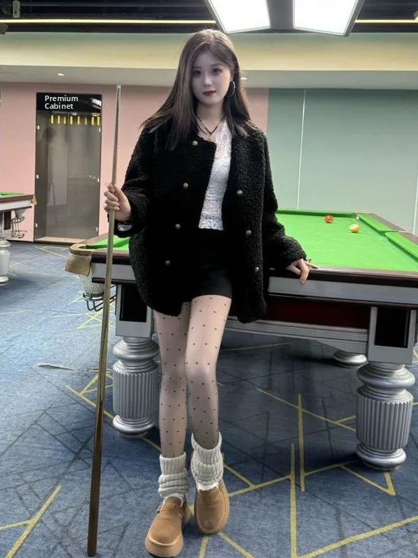 Women's Thiened Lamb Velvet Coat Loose Warm Pure Color Autumn Winter Vintage Brand Tag Cut Label Long Sve round Ne Dou...
Women's Thiened Lamb Velvet Coat Loose Warm Pure Color Autumn Winter Vintage Brand Tag Cut Label Long Sve round Ne Dou...