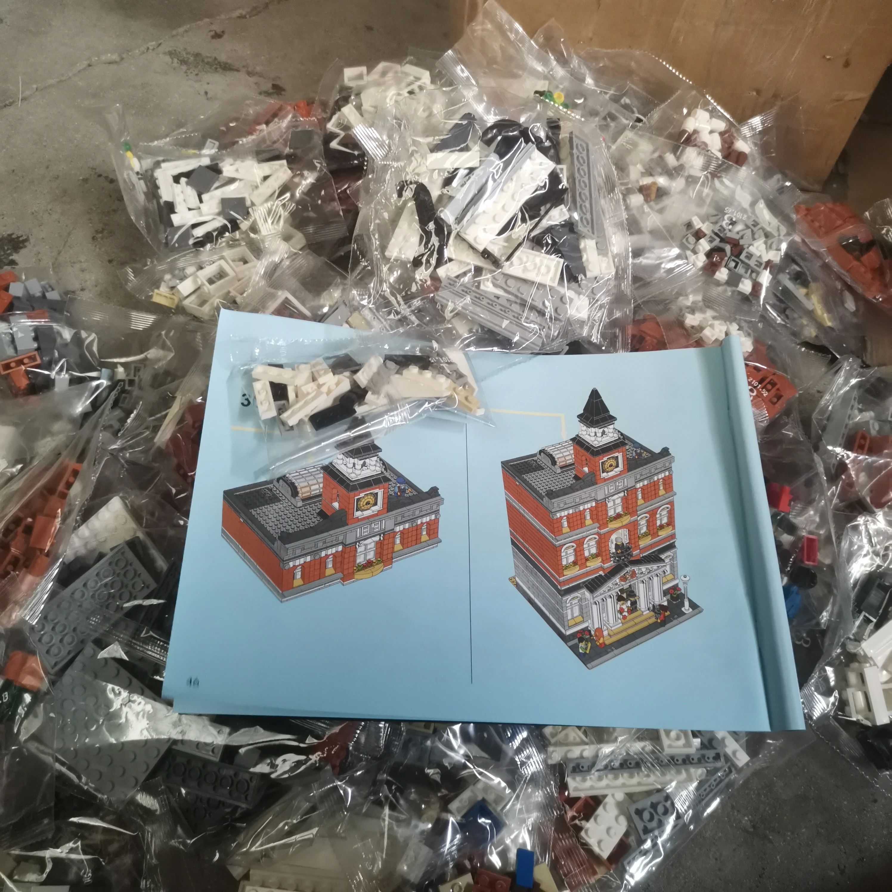 Creative Expert ideas Town Hall Model Building Blocks set Street Views Compatible Architectural kids Gifts 2766pcs 10224 15003
Creative Expert ideas Town Hall Model Building Blocks set Street Views Compatible Architectural kids Gifts 2766pcs 10224 15003